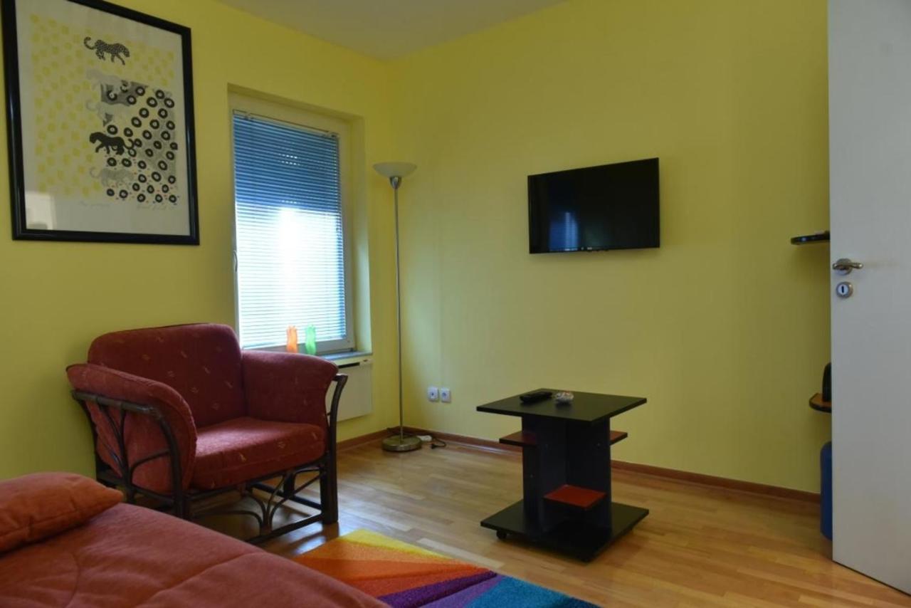 Promenada Apartmani Kruševac Esterno foto