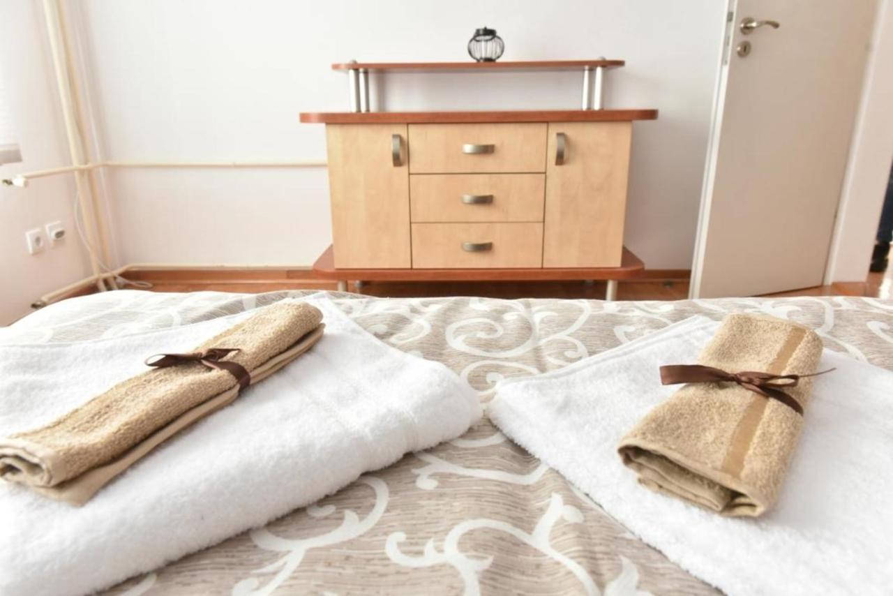 Promenada Apartmani Kruševac Esterno foto