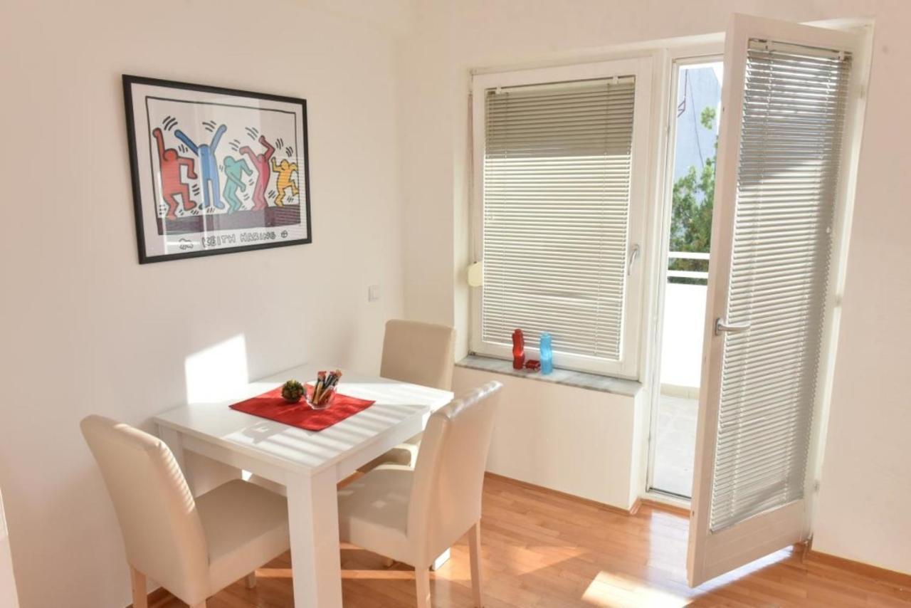 Promenada Apartmani Kruševac Esterno foto